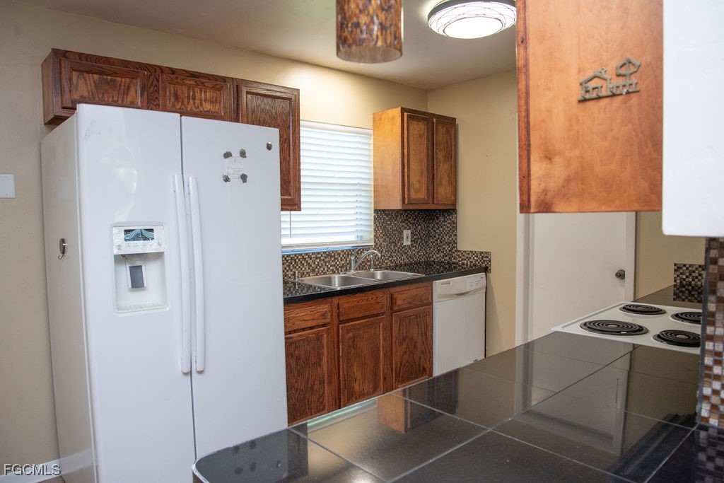 3 Bed SingleFamilyResidence for Sale in Fort Myers, photo 10