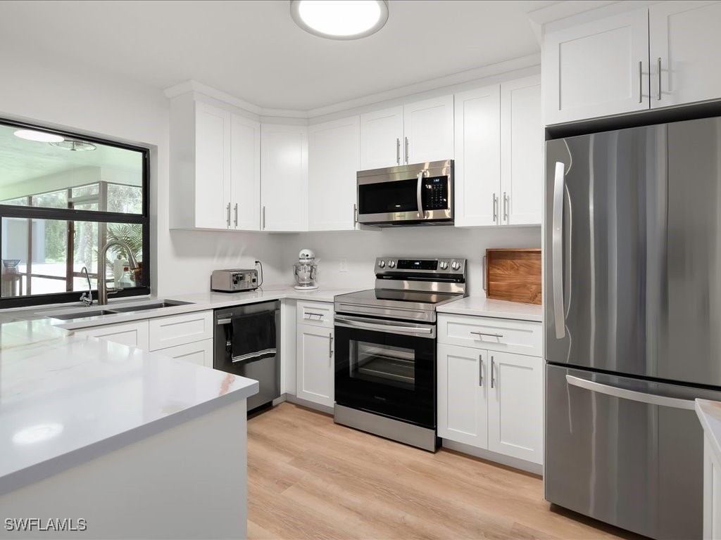 3 Bed SingleFamilyResidence for Sale in Naples, FL — photo 10