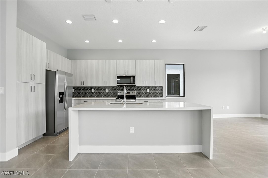 3 Bed SingleFamilyResidence for Sale in Silverwood, FL — photo 10