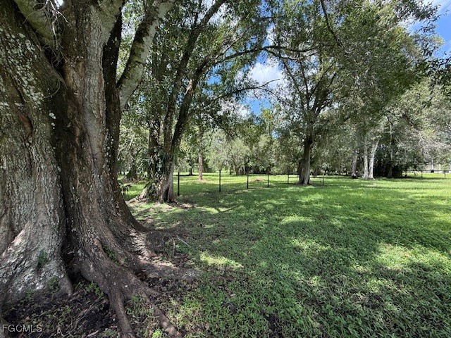 3 Bed SingleFamilyResidence for Sale in Buckingham, FL — photo 10
