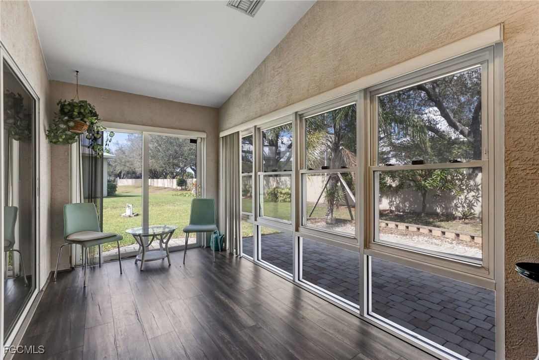 3 Bed SingleFamilyResidence for Sale in Fort Myers, FL — photo 10