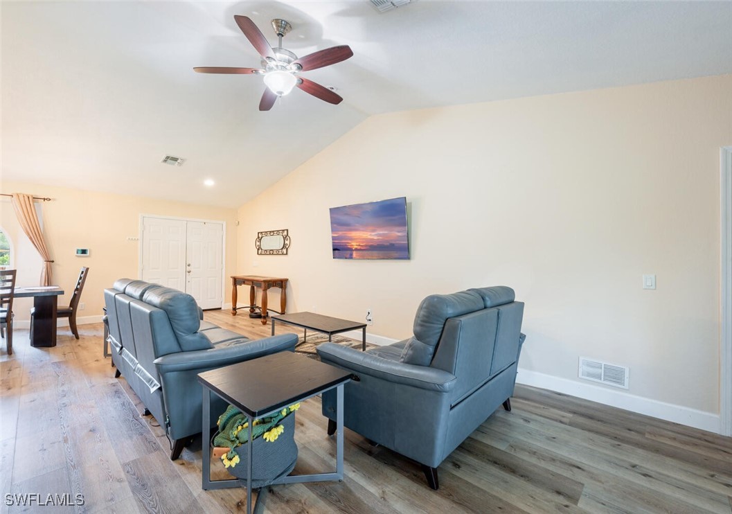 3 Bed SingleFamilyResidence for Sale in Naples, photo 10