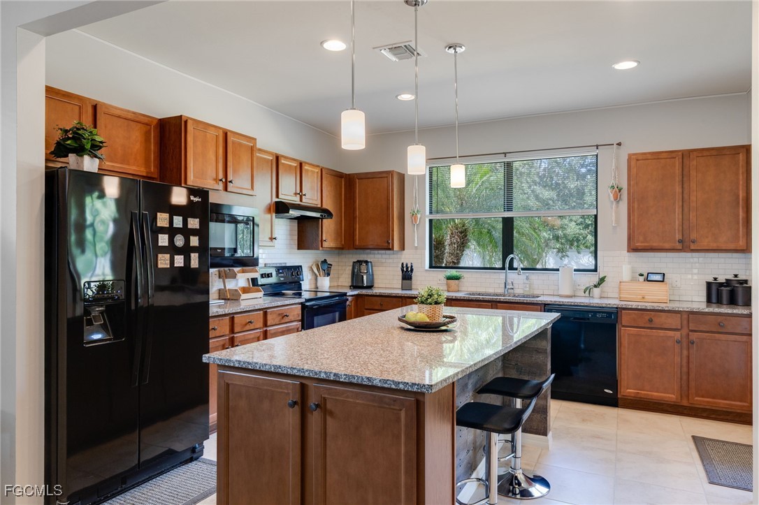 3 Bed SingleFamilyResidence for Sale in Corkscrew Shores, FL — photo 10