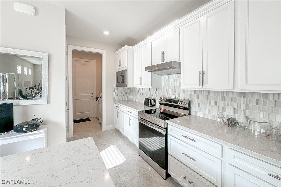 3 Bed SingleFamilyResidence for Sale in Naples, FL, $450,000 — photo 10