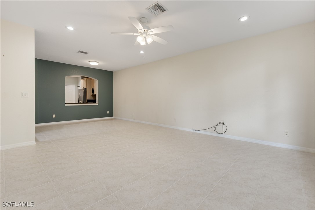 3 Bed Townhouse for Sale in Colonnade At Forum, FL, $299,999 — photo 10