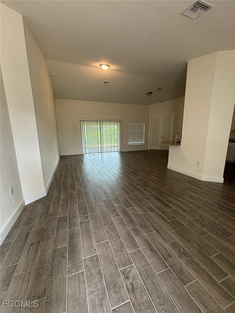 4 Bed SingleFamilyResidence for Sale in Lehigh Acres, photo 10