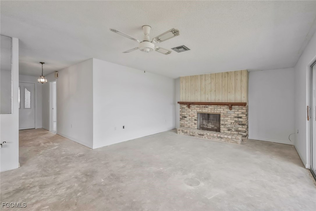 2 Bed Waterfront Home for Sale in Bokeelia, photo 10