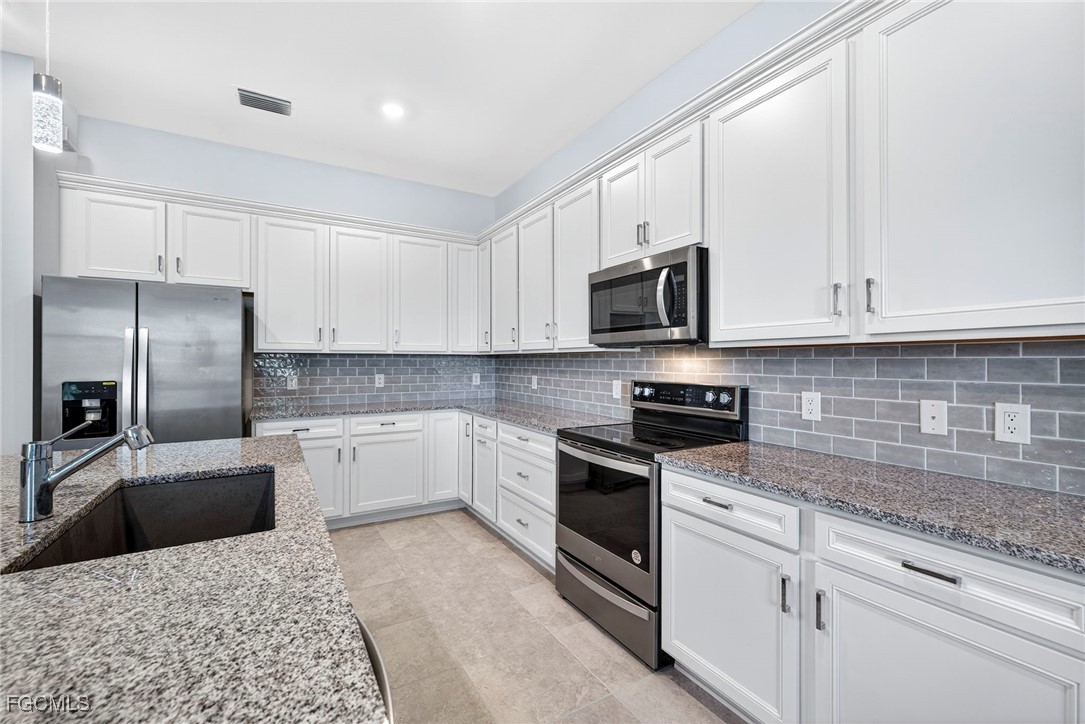 5 Bed Waterfront Home for Sale in Avalon Park, photo 10