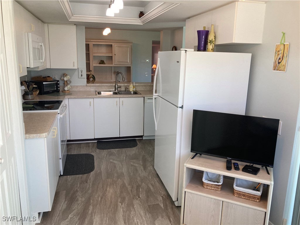 2 Bed Condominium for Sale in Country Glen, FL, $242,000 — photo 10