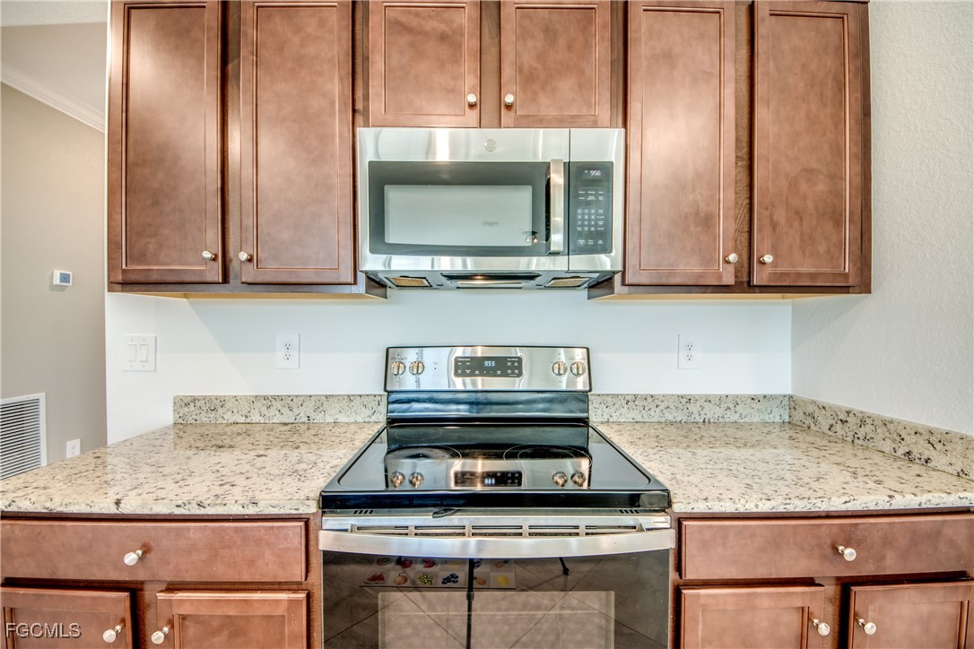 3 Bed SingleFamilyResidence for Sale in Estero, FL, $499,900 — photo 10