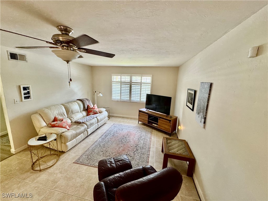 2 Bed Waterfront Home for Sale in Fort Myers, photo 10