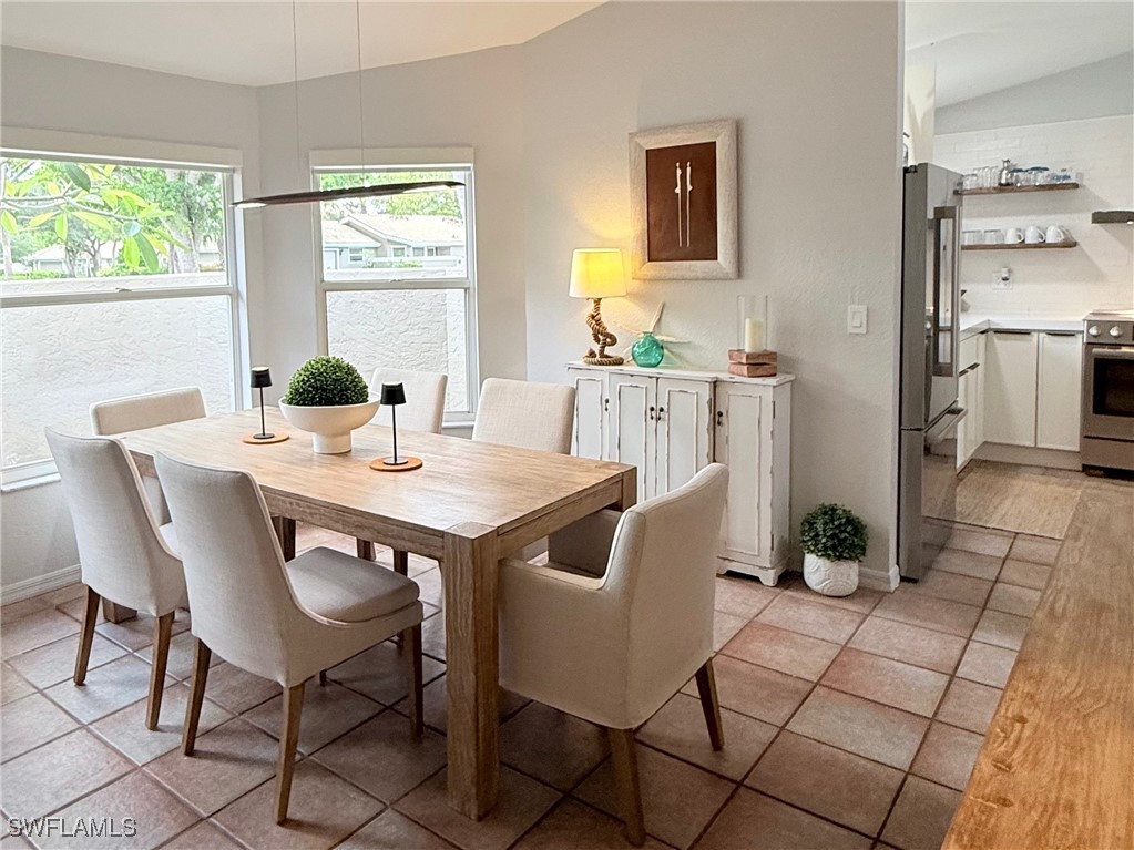 2 Bed Attached for Sale in Naples, photo 10