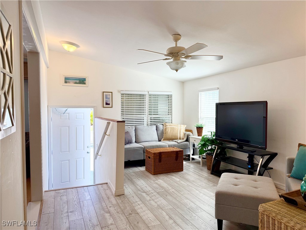 2 Bed ManufacturedHome for Sale in Naples, FL, $125,000 — photo 10