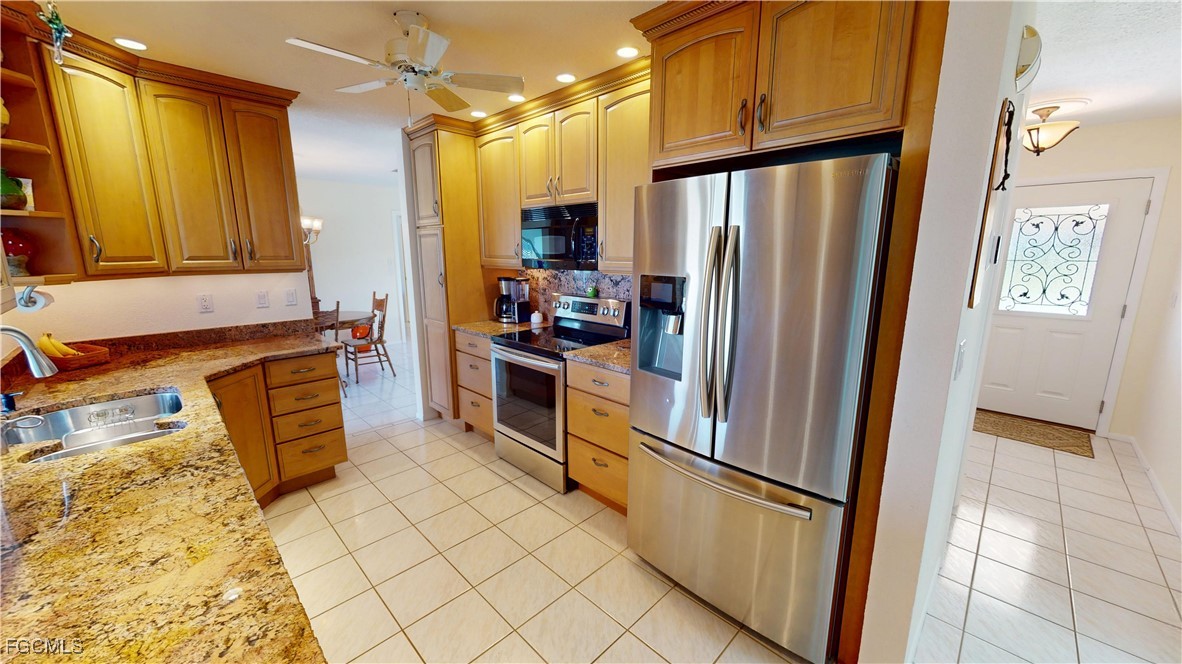 3 Bed Pool Home for Sale in Burnt Store Isles, photo 10
