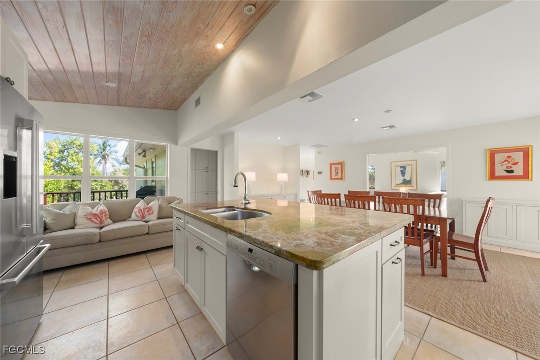 4 Bed SingleFamilyResidence for Sale in Gulf Pines, FL — photo 10