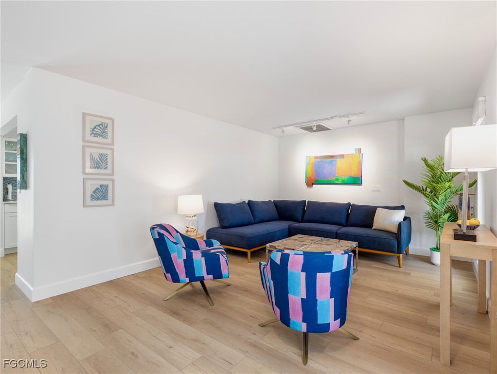 3 Bed Pool Home for Sale in Palm Acres, photo 10