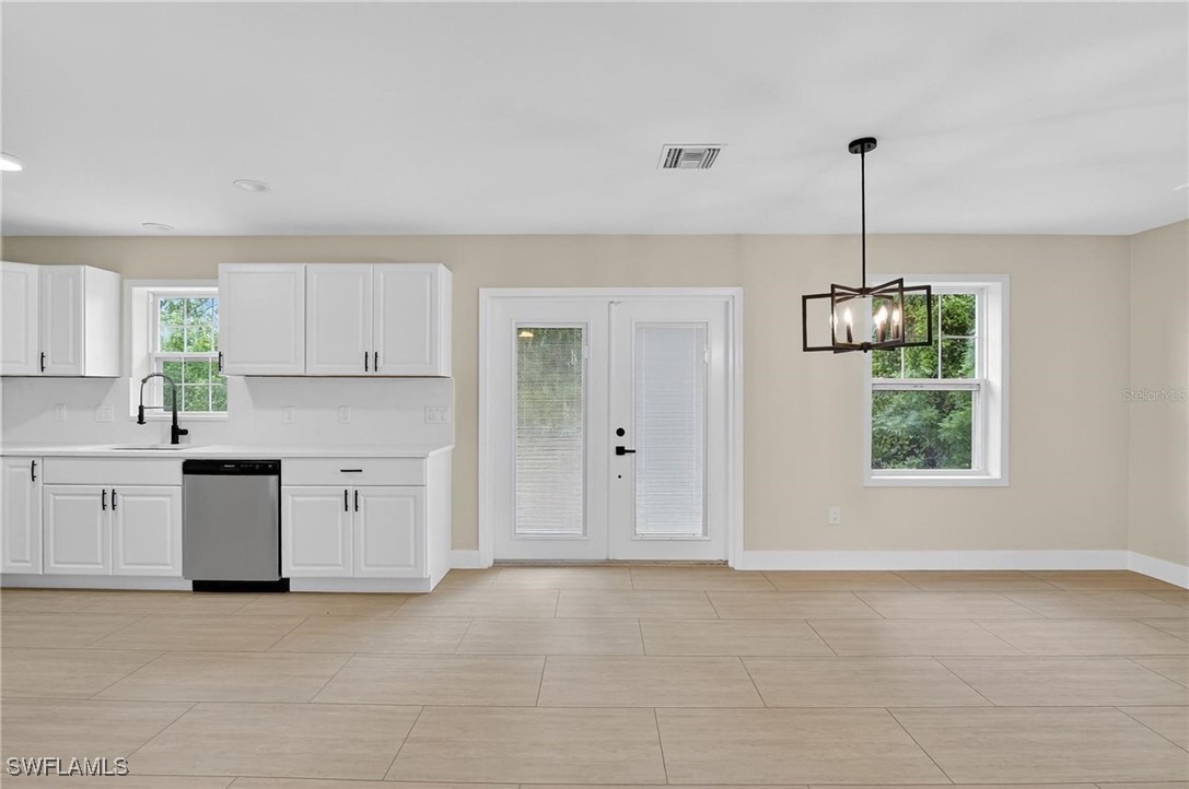 3 Bed SingleFamilyResidence for Sale in Lehigh Acres, photo 10
