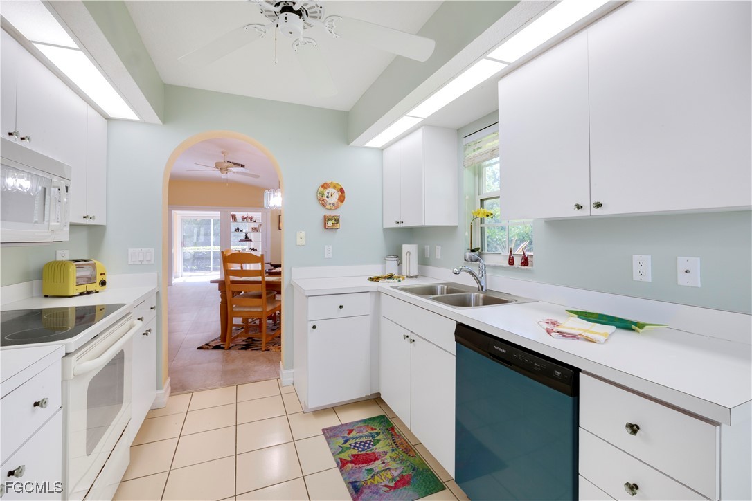 2 Bed SingleFamilyResidence for Sale in North Fort Myers, FL — photo 10