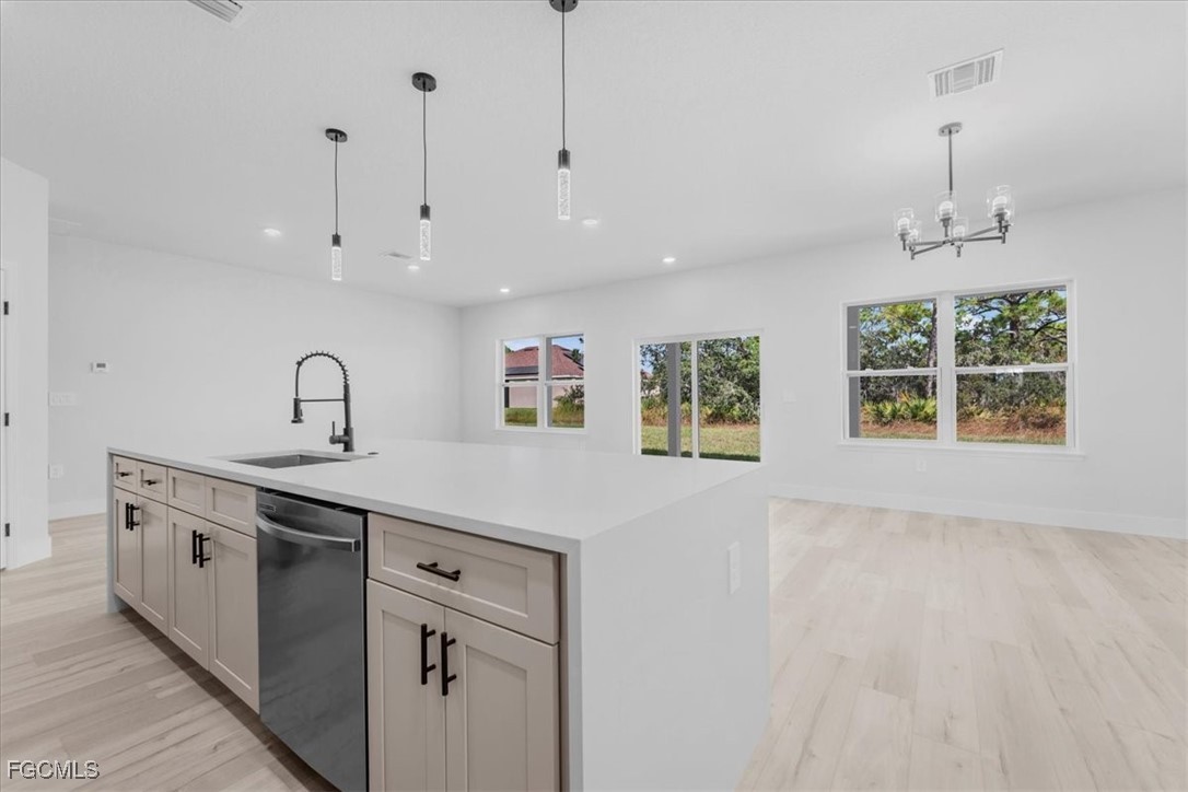 4 Bed SingleFamilyResidence for Sale in Sun N Lakes, photo 10