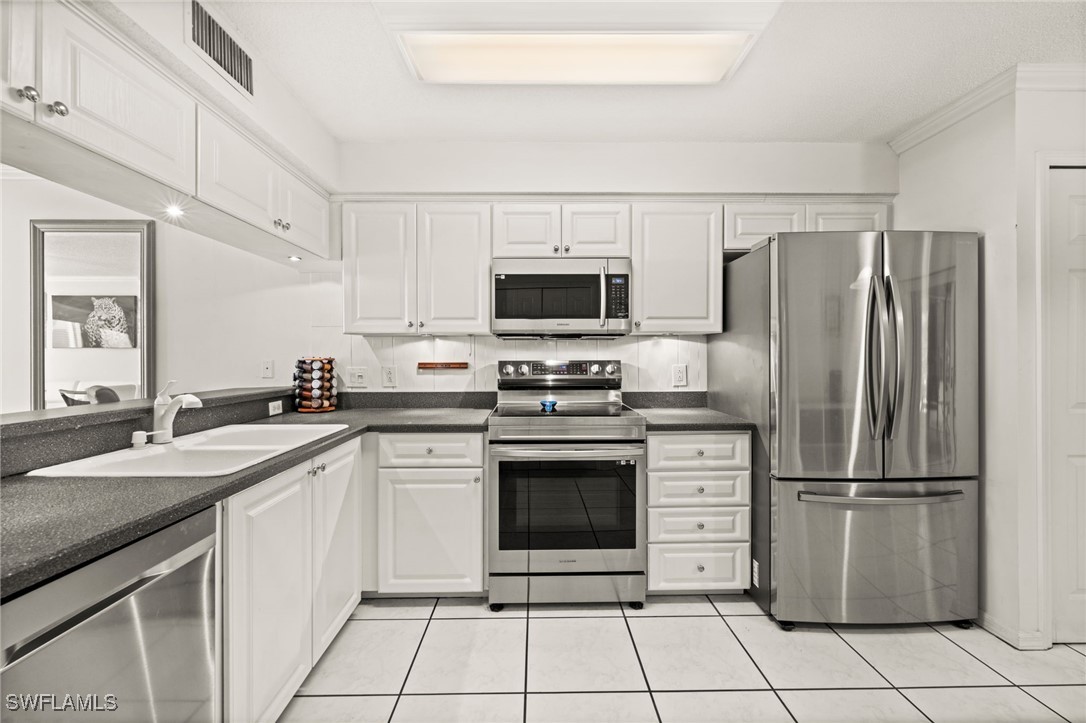 2 Bed Condominium for Sale in Bermuda Isles, FL, $295,000 — photo 10