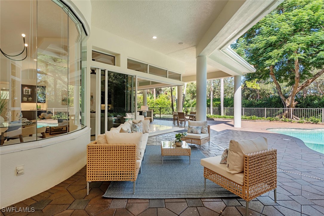 6 Bed Pool Home for Sale in Colliers Reserve, photo 10