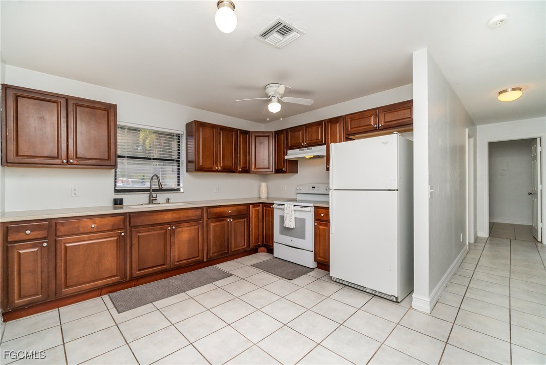 3 Bed SingleFamilyResidence for Sale in Fort Myers, photo 10