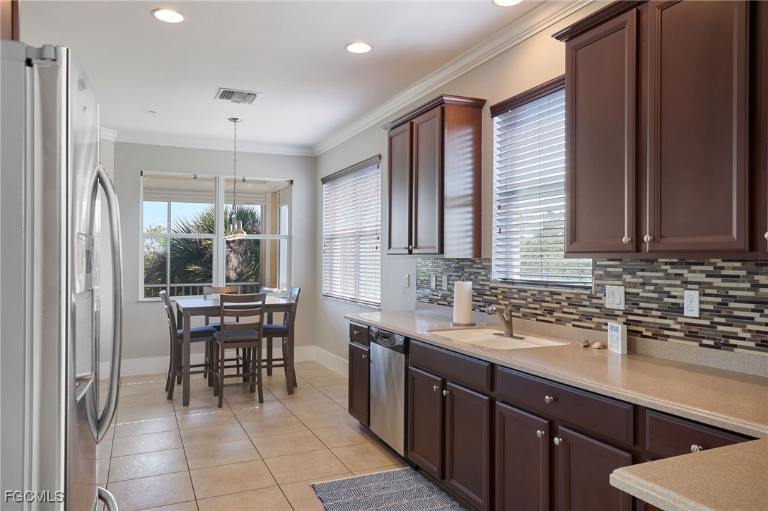 3 Bed Waterfront Home for Sale in Lucaya, FL, $380,000 — photo 10