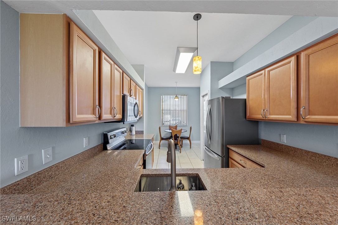 2 Bed Condominium for Sale in Stoneybrook, FL — photo 10