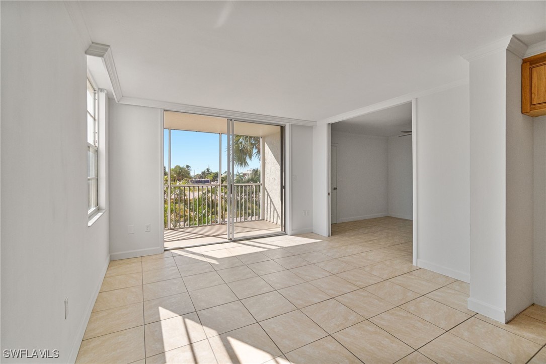 1 Bed Waterfront Home for Sale in Bonita Beach, photo 10