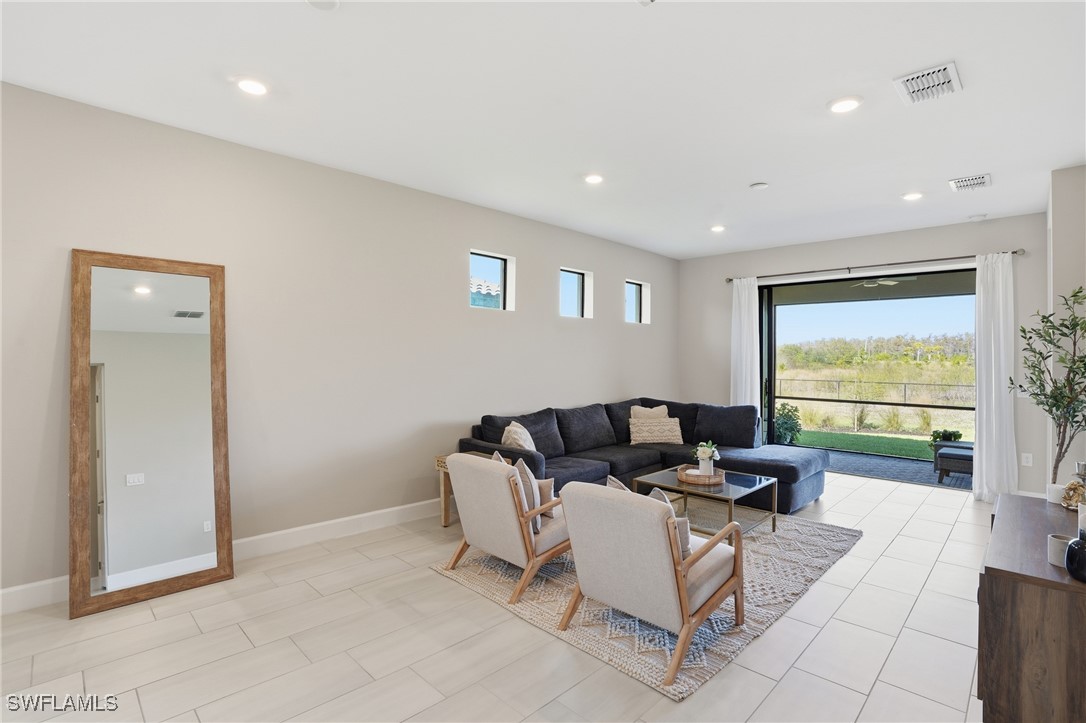 3 Bed SingleFamilyResidence for Sale in Estero, photo 10
