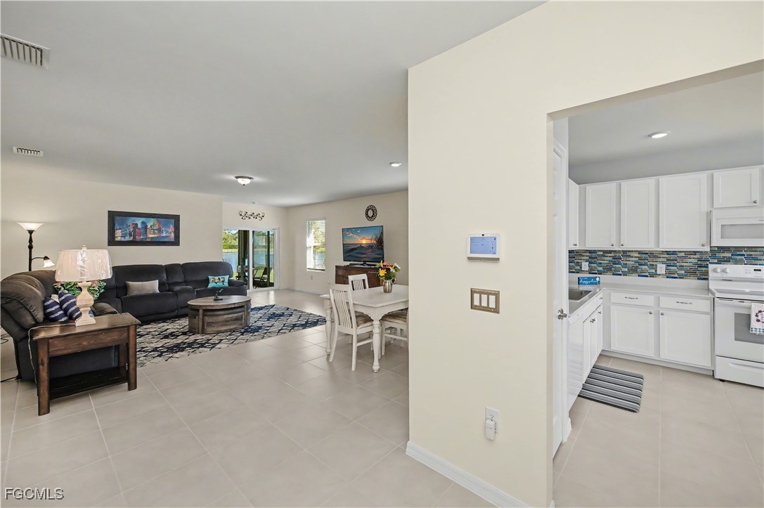 3 Bed Waterfront Home for Sale in Entrada, FL, $309,900 — photo 10
