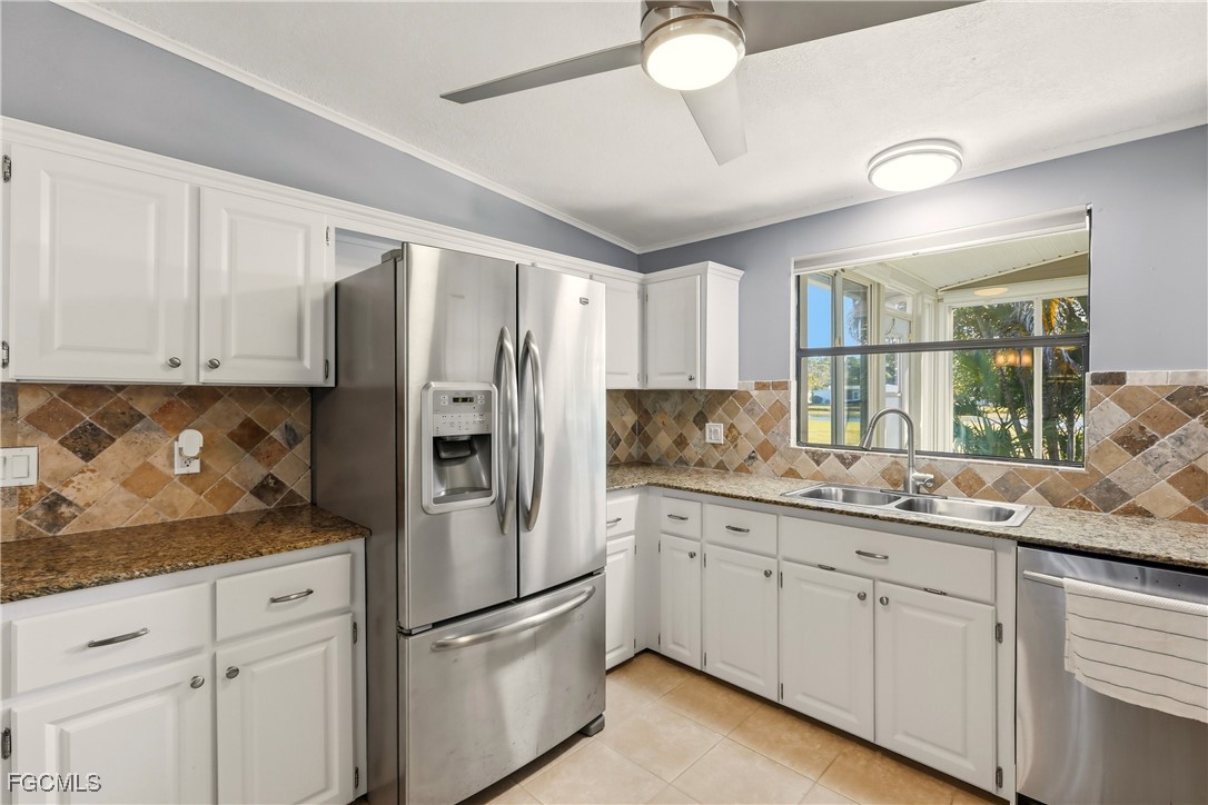 2 Bed ManufacturedHome for Sale in North Fort Myers, FL — photo 10
