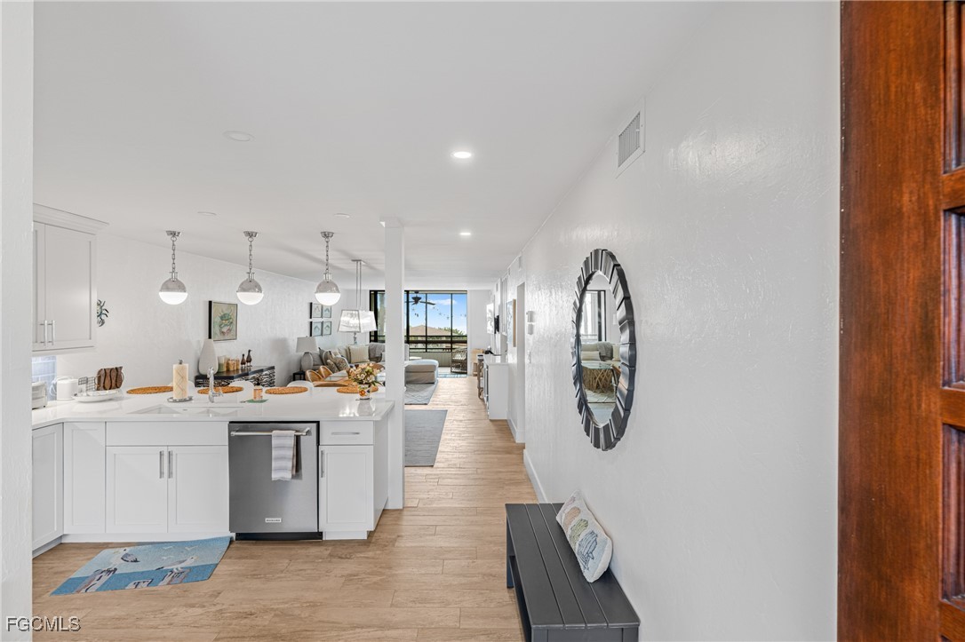 2 Bed Waterfront Home for Sale in Sanibel, photo 10