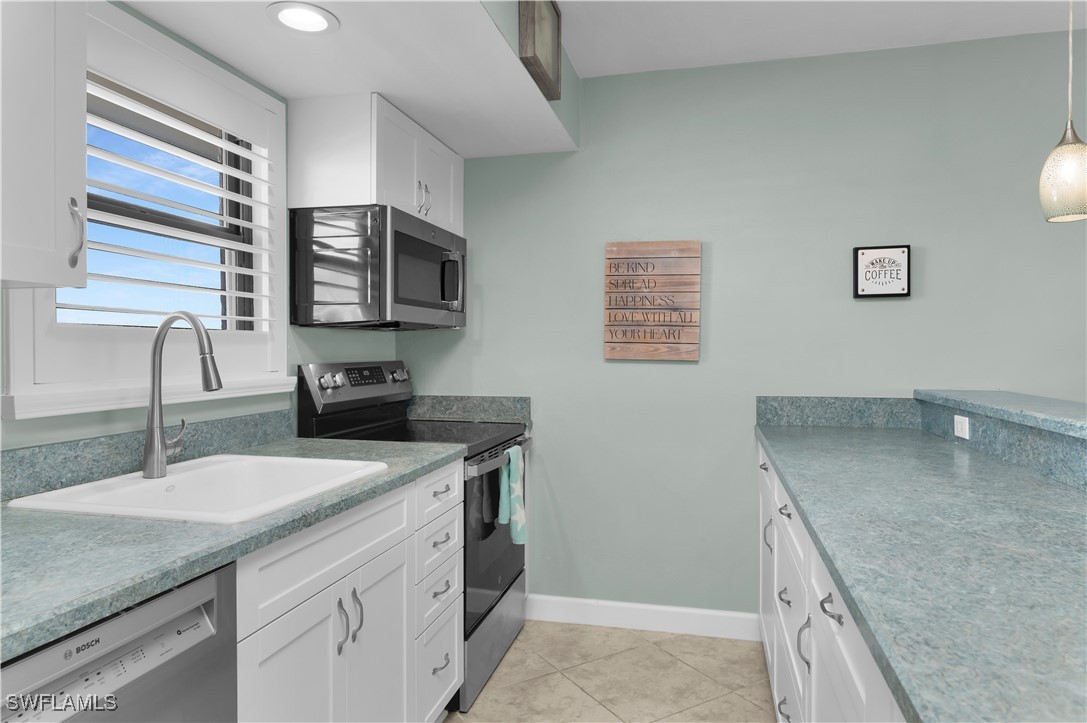 1 Bed Waterfront Home for Sale in Anglers Cove, FL, $310,000 — photo 10
