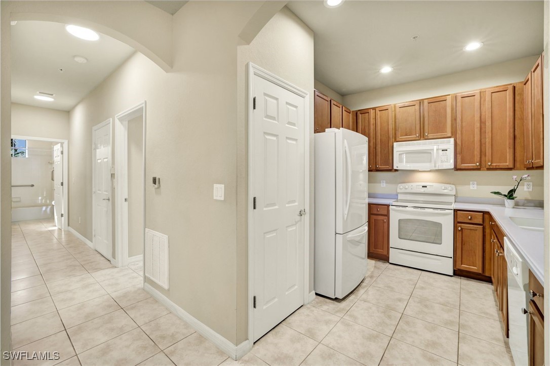 3 Bed Condominium for Sale in Naples, FL, $284,000 — photo 10