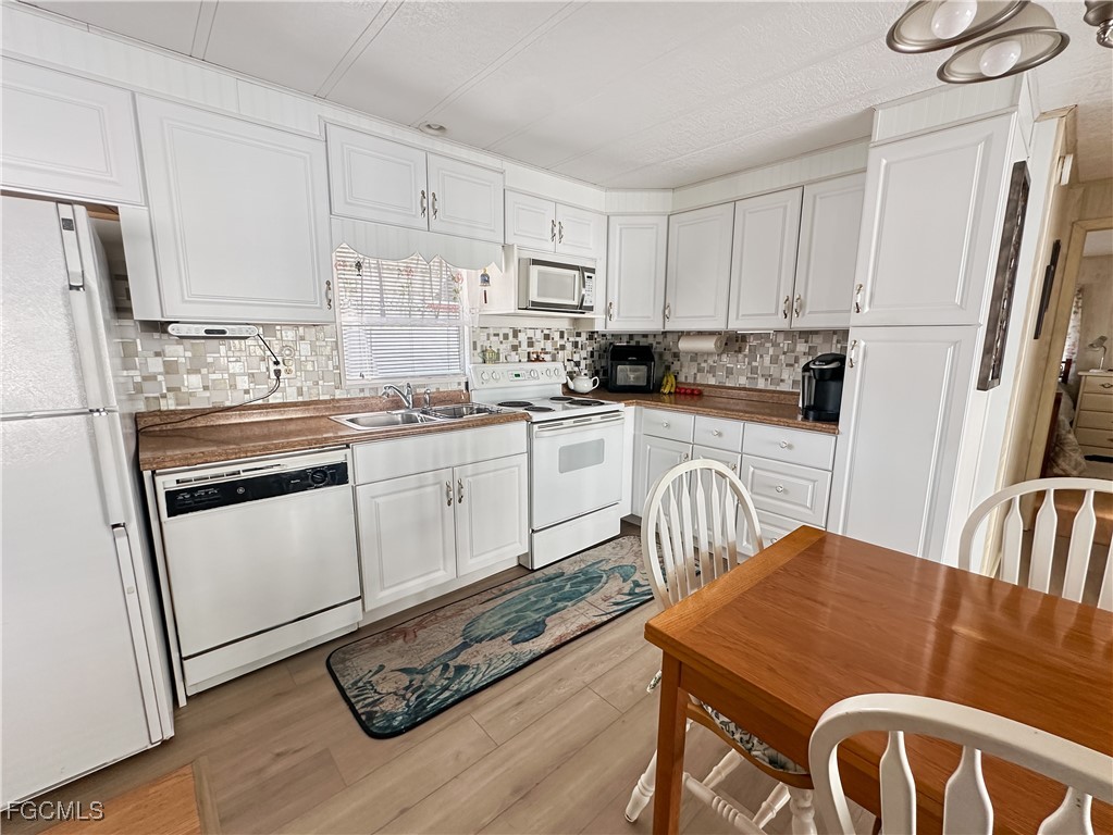 2 Bed ManufacturedHome for Sale in Fort Myers, FL, $89,900 — photo 10