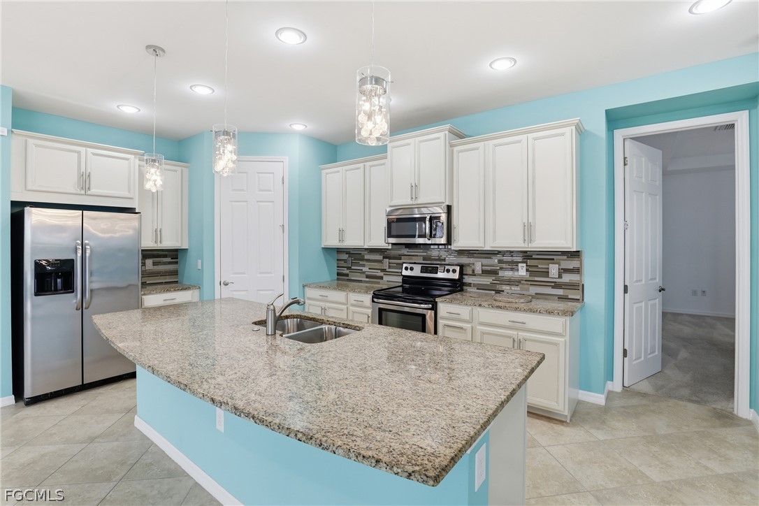 4 Bed Pool Home for Sale in Lindsford, photo 10