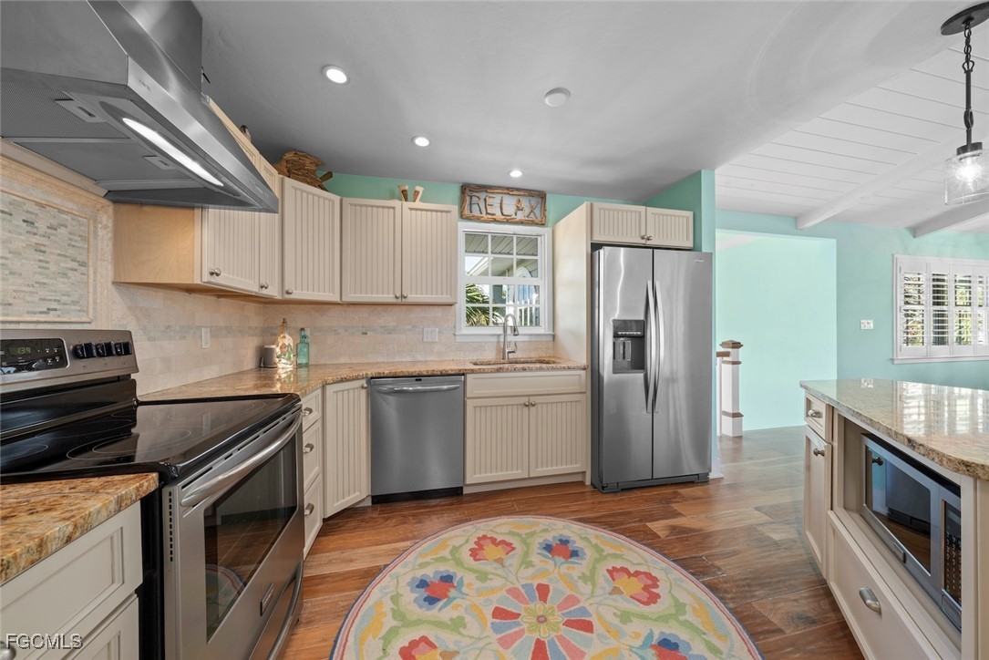 3 Bed Pool Home for Sale in Del Sega, photo 10