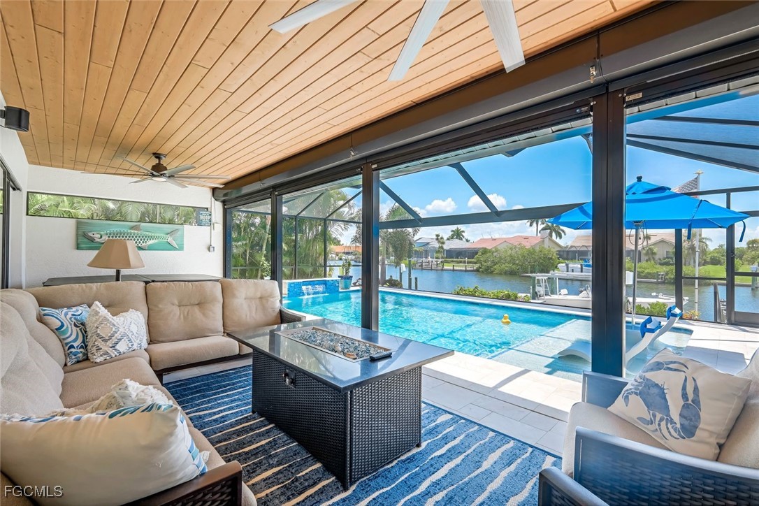 3 Bed Pool Home for Sale in Palm Acres, photo 10