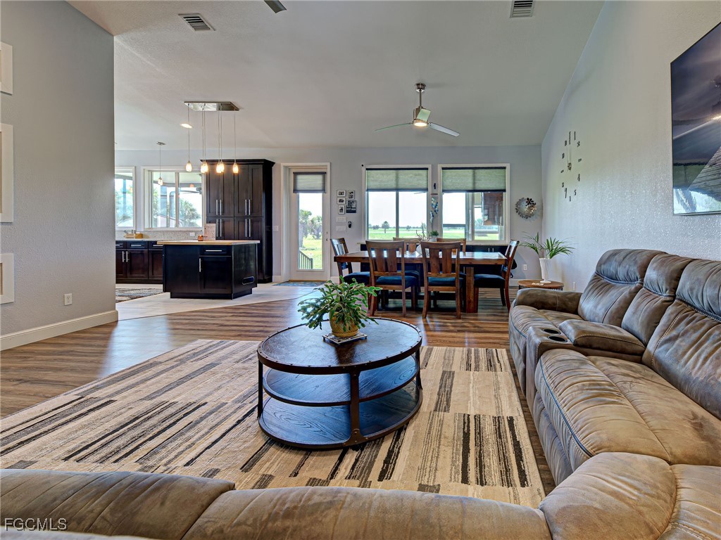 2 Bed Pool Home for Sale in Rotonda Villas, photo 10