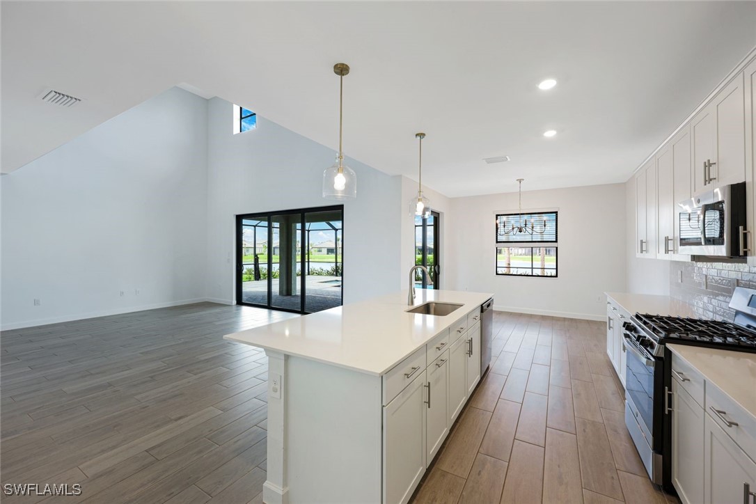 5 Bed Pool Home for Sale in Verdana Village, photo 10
