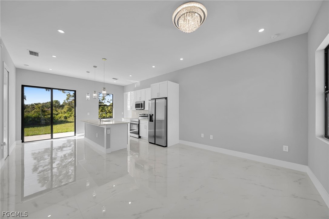 3 Bed SingleFamilyResidence for Sale in Lehigh Acres, photo 10