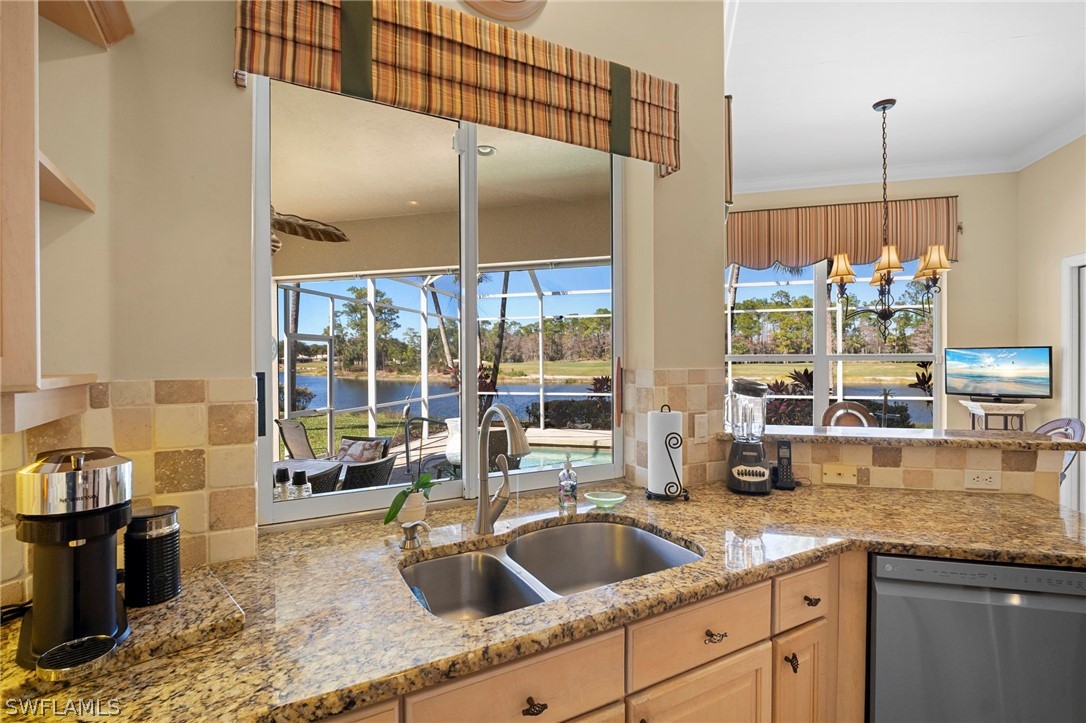 3 Bed SingleFamilyResidence for Sale in Naples, photo 10