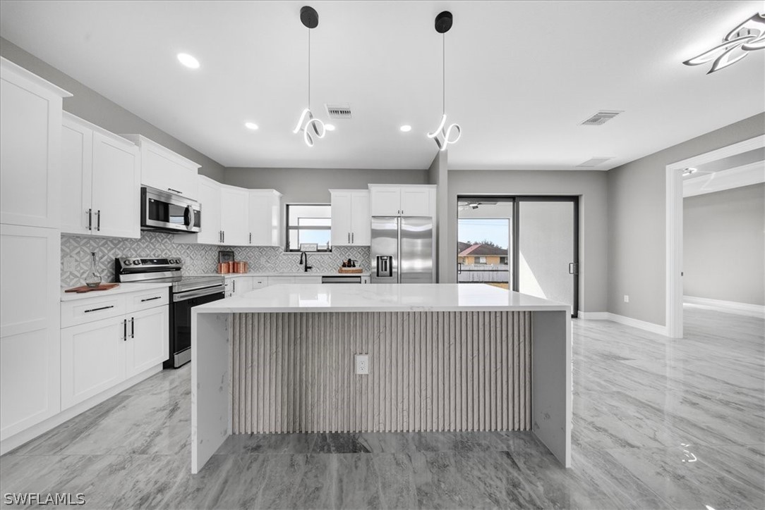 4 Bed SingleFamilyResidence for Sale in Lehigh Acres, photo 10