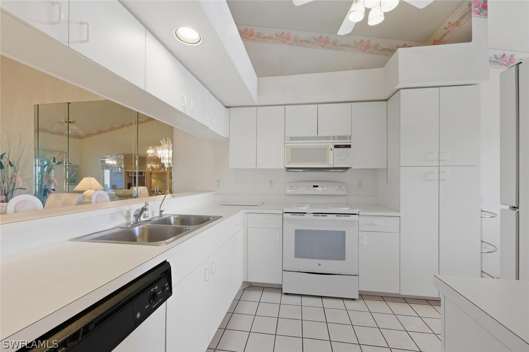 2 Bed Condominium for Sale in Country Manor, FL, $249,000 — photo 10