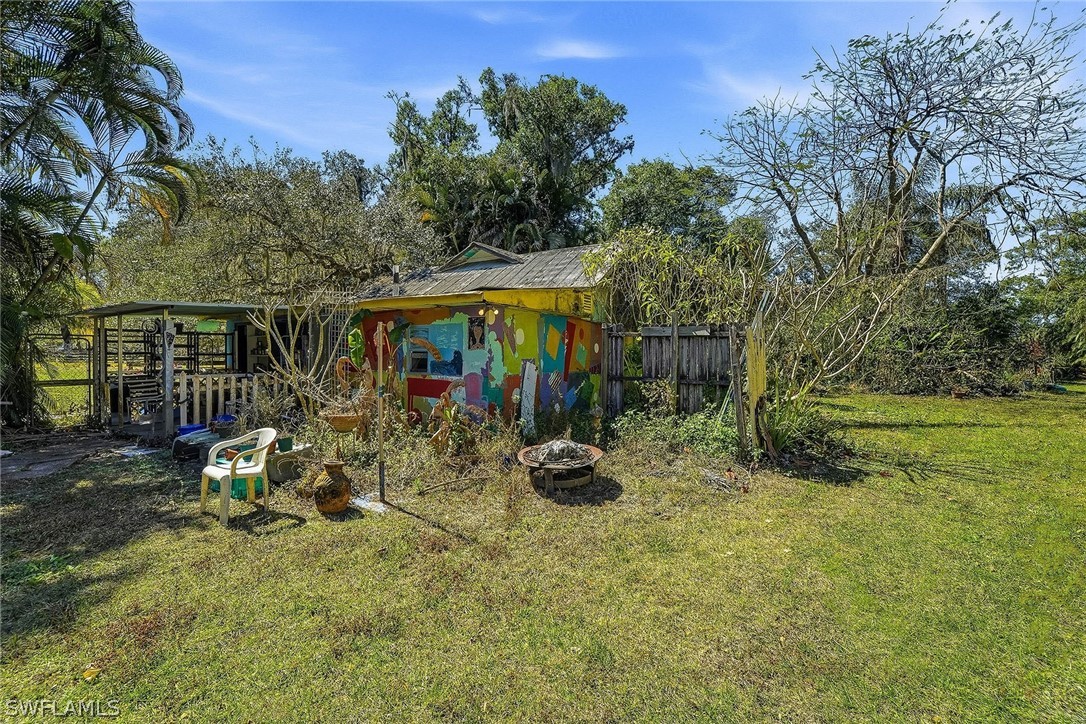 2 Bed SingleFamilyResidence for Sale in Buckingham, FL — photo 10