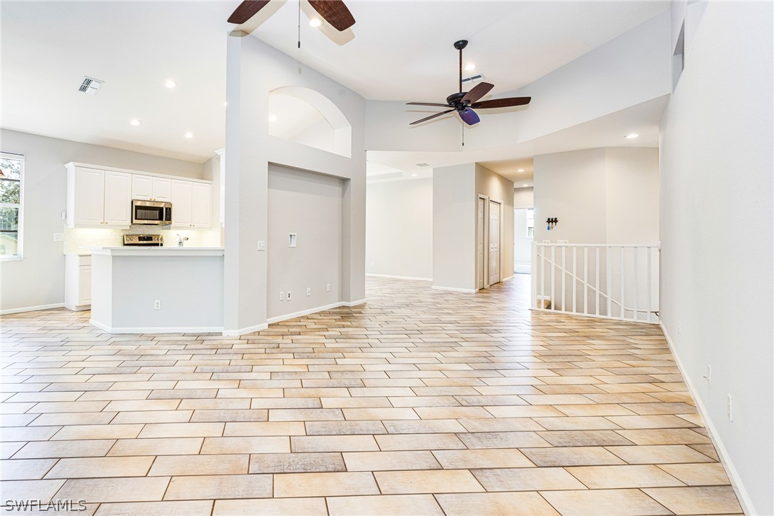 3 Bed Condominium for Sale in Turtle Point, photo 10