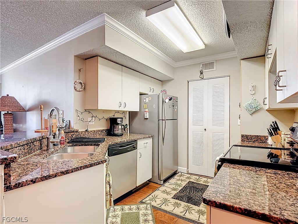 2 Bed Condominium for Sale in Musa At Daniels, FL, $134,900 — photo 10