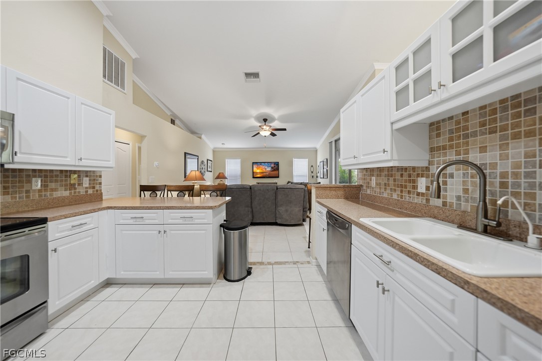 3 Bed SingleFamilyResidence for Sale in Cape Coral, photo 10