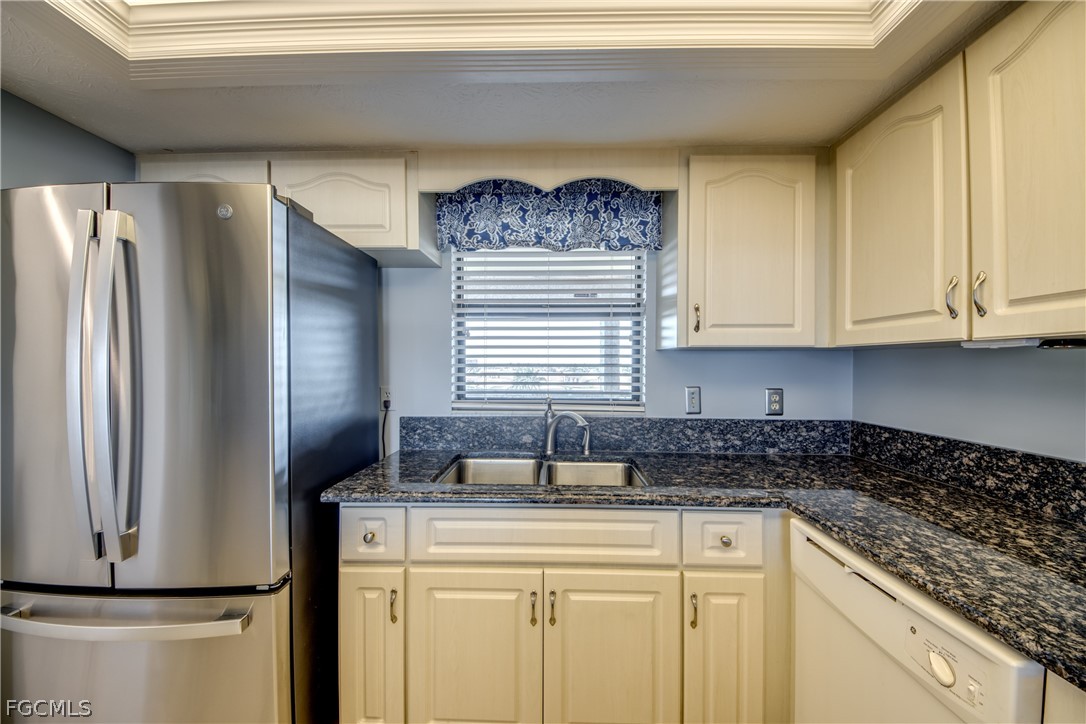 2 Bed Waterfront Home for Sale in Rivers Condo, FL, $299,900 — photo 10